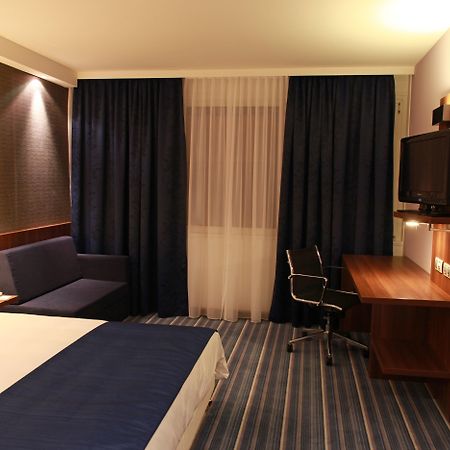 Holiday Inn Express Strasbourg - Sud By Ihg Geispolsheim Quarto foto